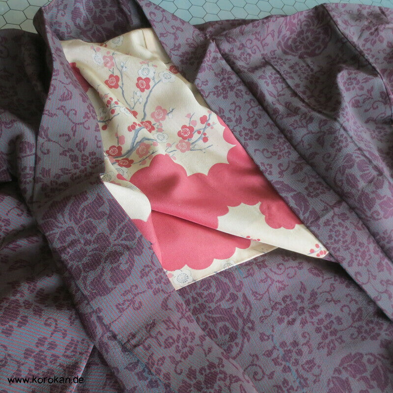 feingestreifter Seidenkrepp mit Kusudama Haori