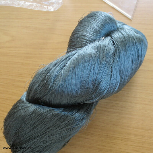 grünpetrol Seidengarn zum Weben aus japanischer Obi Werkstatt