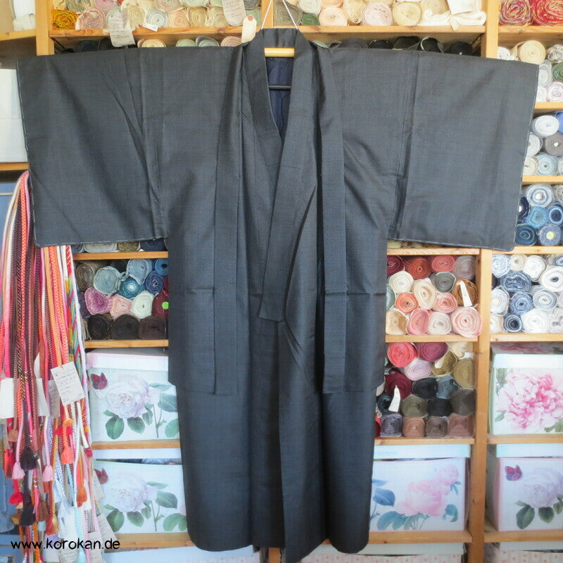 Kimono und Haori Set in blau schwarzer Kasuri Tsumugi Seide, kurz und breit