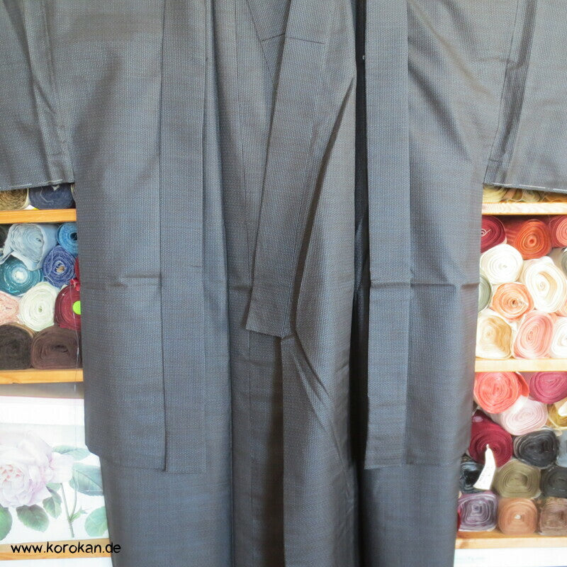 Kimono und Haori Set in blau schwarzer Kasuri Tsumugi Seide, kurz und breit