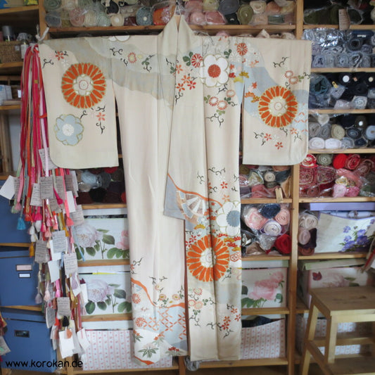 Genji Guruma, Chrysantheme, Gold Homongi