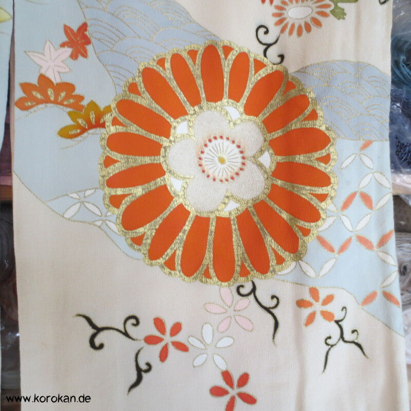 Genji Guruma, Chrysantheme, Gold Homongi