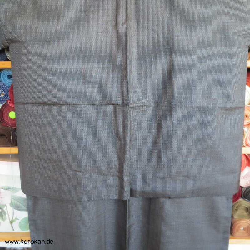 Kimono und Haori Set in blau schwarzer Kasuri Tsumugi Seide, kurz und breit