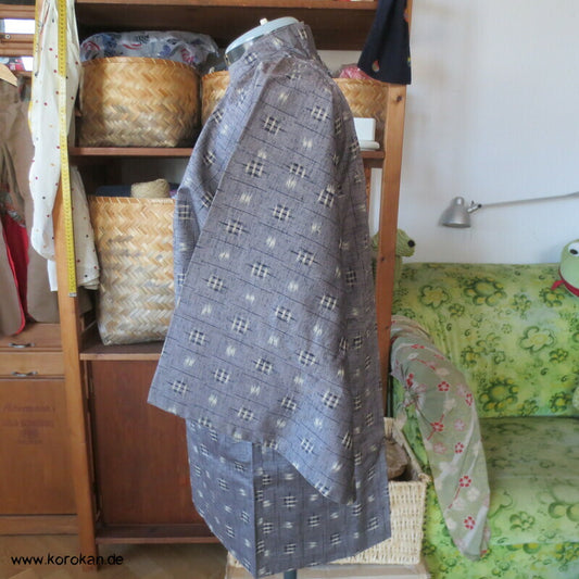 zart blaugrau Kasuri Karo Dochugi