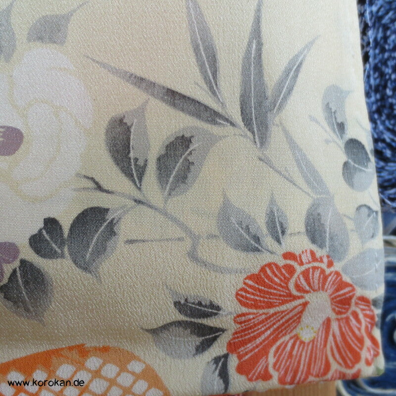 Kanoko Dot Fluss und Blüten Juban Seiden Kimono - antik