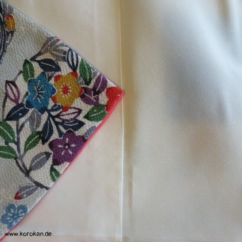 Blumenrondelle auf hellblaugrau Komon Kimono