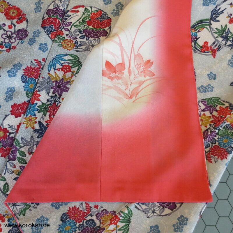 Blumenrondelle auf hellblaugrau Komon Kimono