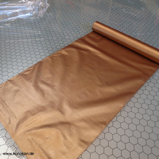 halbtransparente schwarz goldene Seide