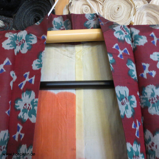 weinrot mit Blüten Meisen Seiden Haori Kimono Jacke