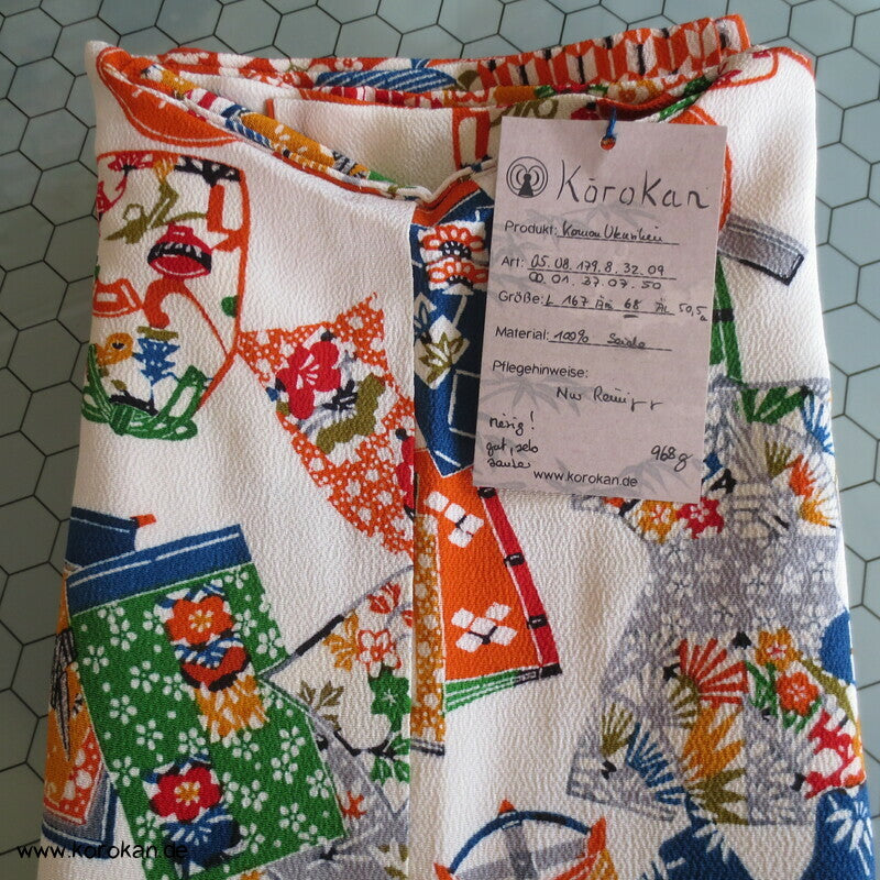 Schönheitsutensilien, Spiegel, Schere, Papier Seidencrepe Komon Kimono