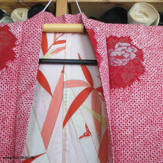Full Shibori Haori mit Urushi Elementen Blüten auf Seidendamast