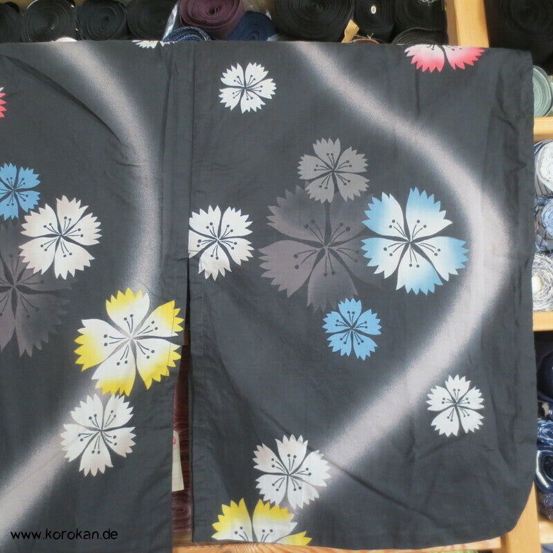 Nadeshiko über Wellen Yukata