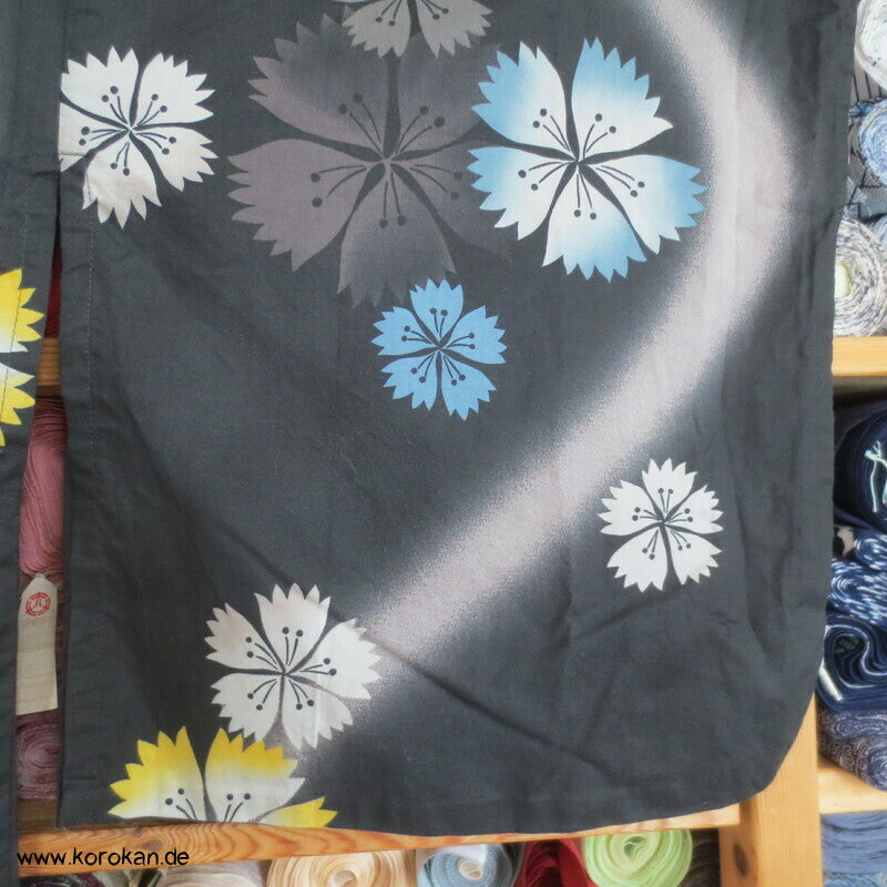 Nadeshiko über Wellen Yukata