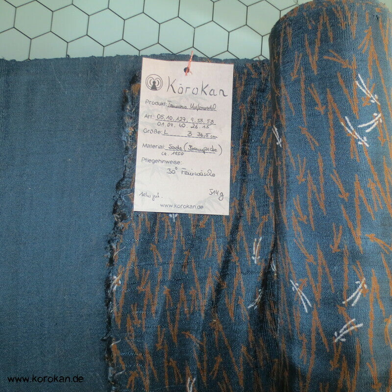 Kiefernnadeln Druck Tsumugi Kimono Seide