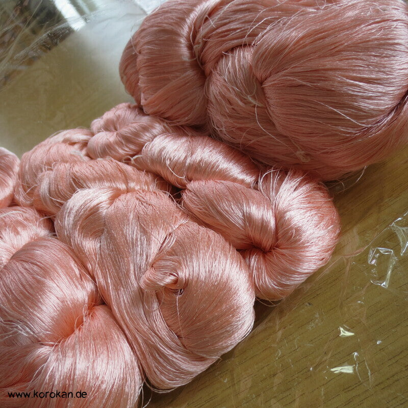 altrosa blush Seidengarn zum Weben aus japanischer Obi Werkstatt