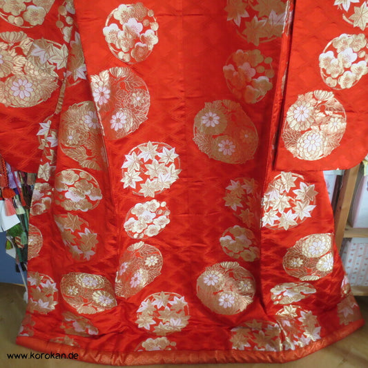 Uchikake - Kimono Hochzeitsmantel, rot - goldene Seiden Brokat Rondelle