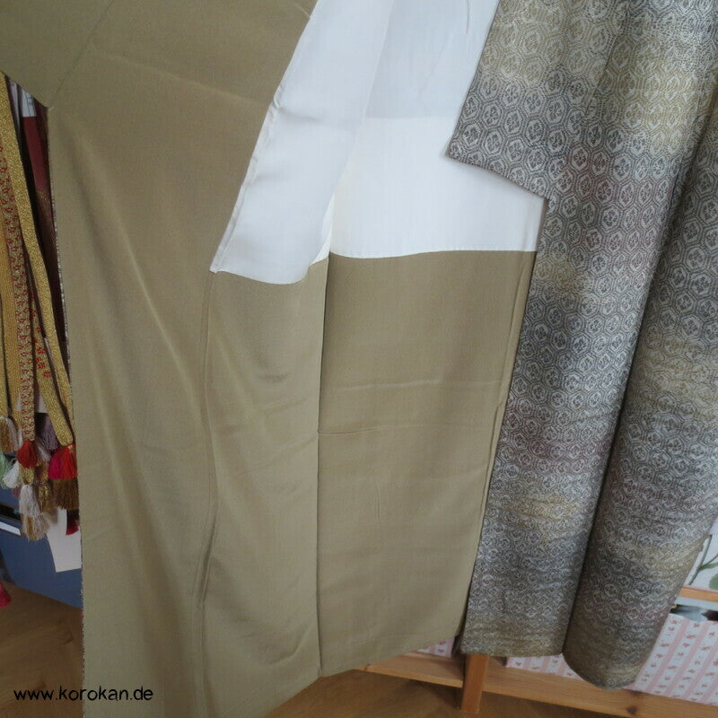 gewebte Flusswellen, gedrucktes Kikko Komon Seidendamast Kimono