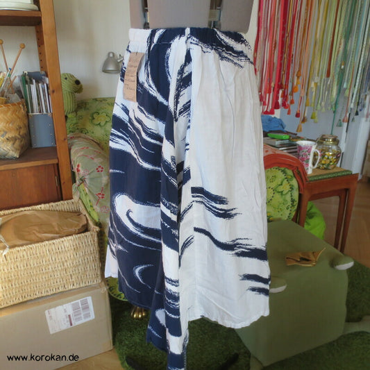 japanischer Zipfelrock aus einer Yukata Baumwolle - Wellenmuster