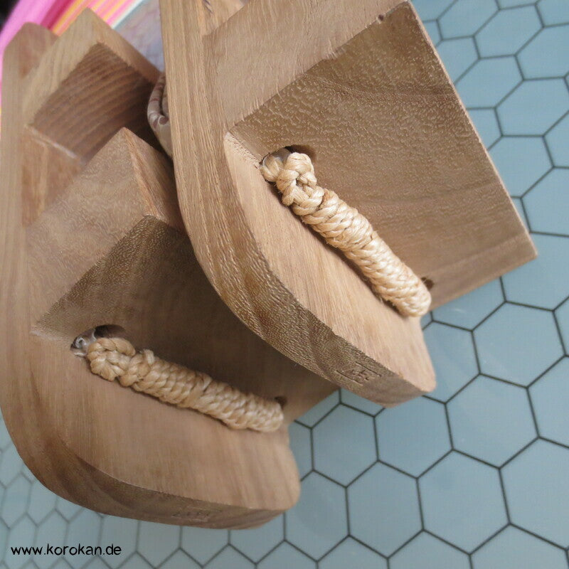 Vintage ungetragene Geta - leichtes Holz, Lackleder Riemen