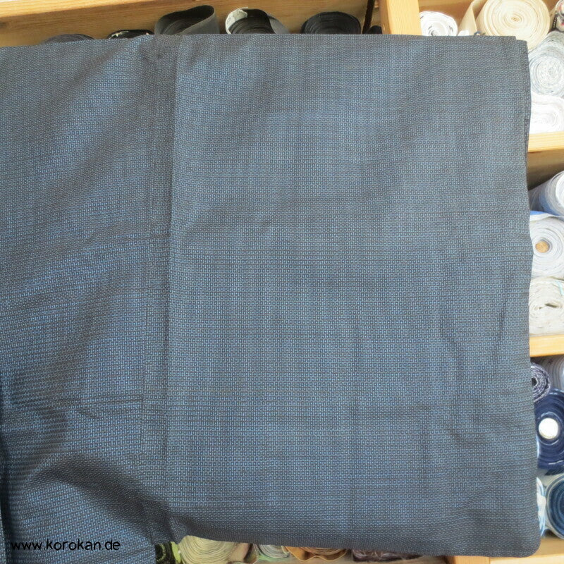 Kimono und Haori Set in blau schwarzer Kasuri Tsumugi Seide, goldener Bambus