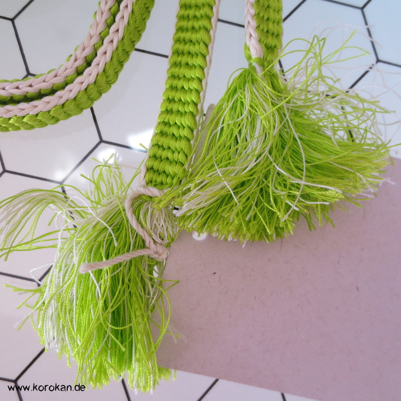 hellgrün mit weißen Seitenstreifen Obijime, wie gestrickt