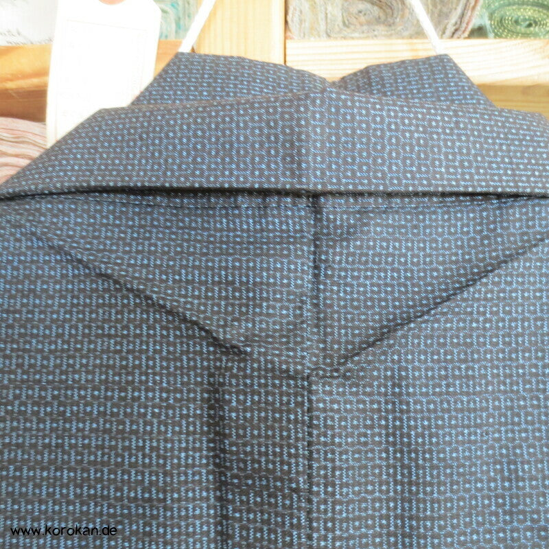 Kimono und Haori Set in blau schwarzer Kasuri Tsumugi Seide, goldener Bambus