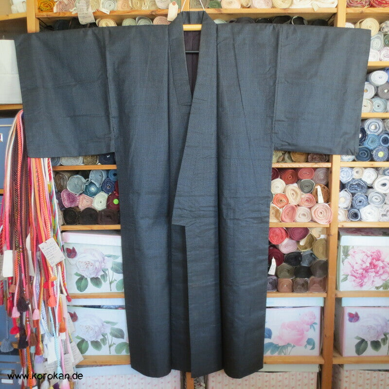 Kimono und Haori Set in blau schwarzer Kasuri Tsumugi Seide, goldener Bambus