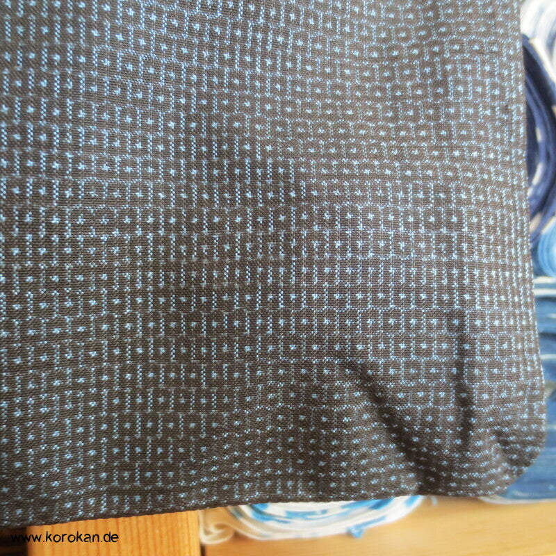 Kimono und Haori Set in blau schwarzer Kasuri Tsumugi Seide, goldener Bambus
