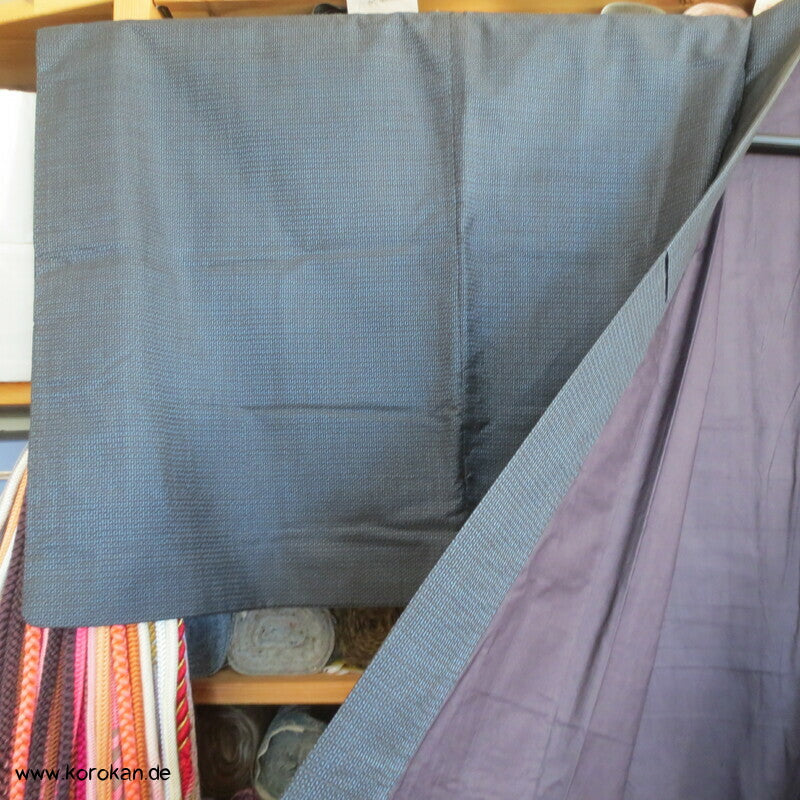 Kimono und Haori Set in blau schwarzer Kasuri Tsumugi Seide, goldener Bambus
