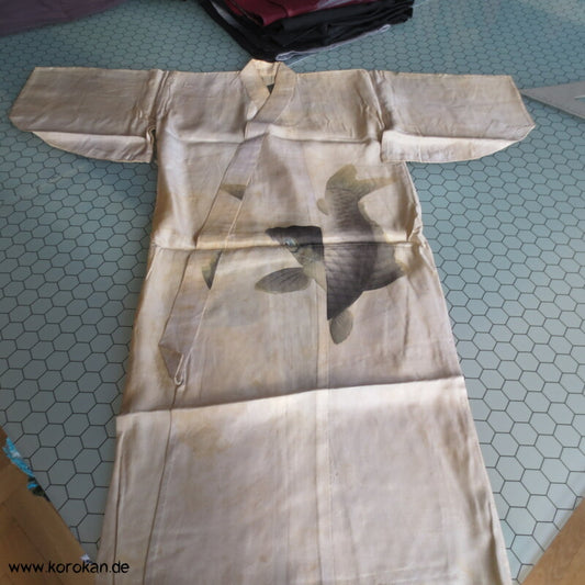 antiker Kimono Juban für kleine Jungen, springende Koi