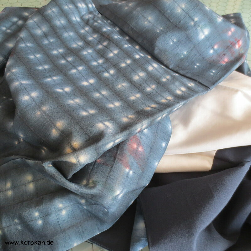 japanischer Itajime Näh Faltbatik Tsumugi Seiden Kimono - mit Blüten
