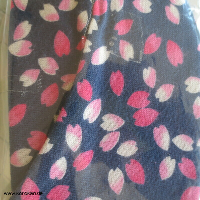 Tabi aus Stretch mit Karomuster / Blütenblättern