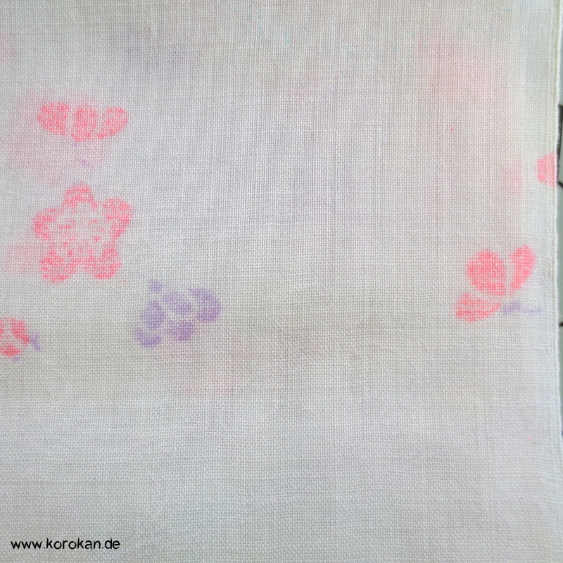 Sakura in Neonpink Juban Kimono Wollmusselin Rest