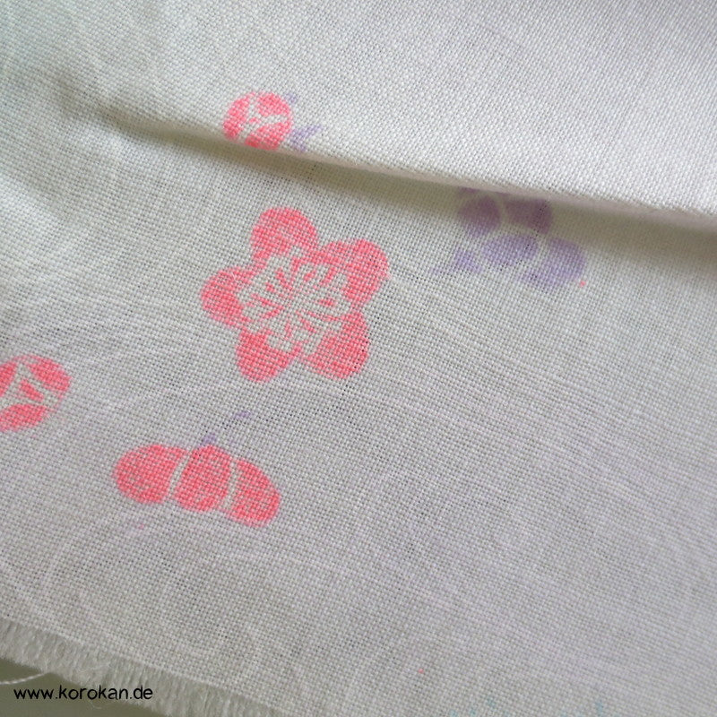 Sakura in Neonpink Juban Kimono Wollmusselin Rest