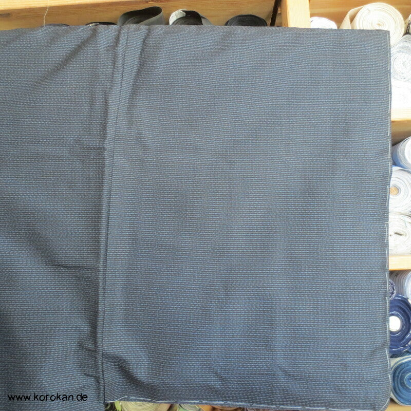 Kimono und Haori Set in blau schwarzer Kasuri Tsumugi Seide, Münzen