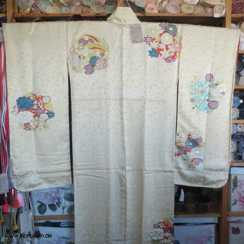 Golddruck und -stickereirondelle Chu Furisode Seidendamast Kimono