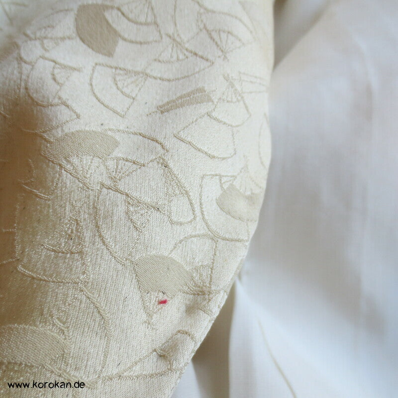Golddruck und -stickereirondelle Chu Furisode Seidendamast Kimono