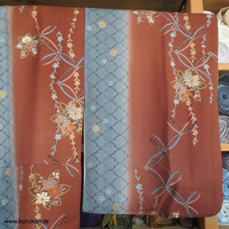 Yamato gemusterte Streifen Seidencrepe Komon Kimono