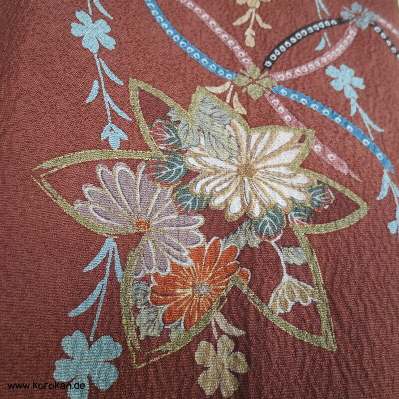 Yamato gemusterte Streifen Seidencrepe Komon Kimono