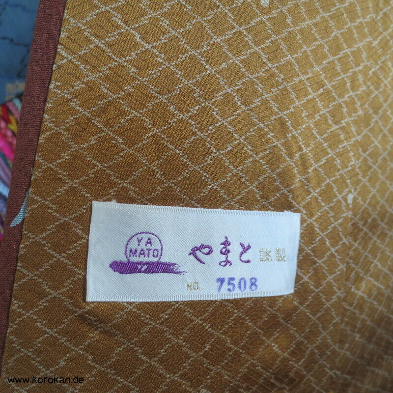 Yamato gemusterte Streifen Seidencrepe Komon Kimono