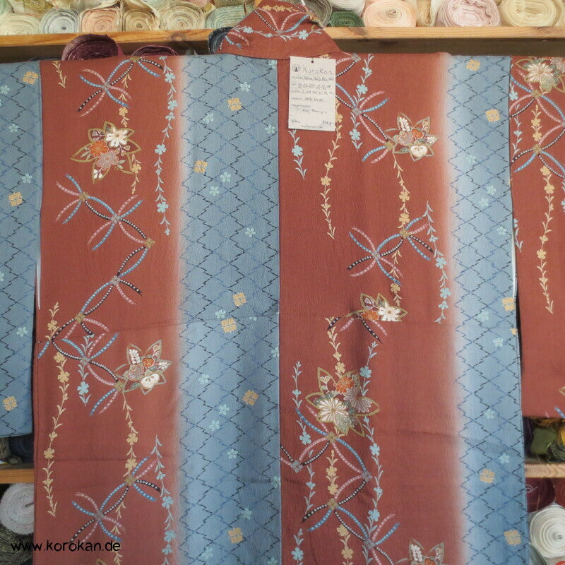 Yamato gemusterte Streifen Seidencrepe Komon Kimono