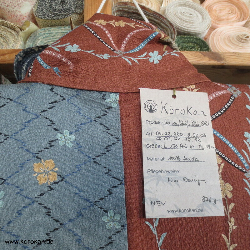Yamato gemusterte Streifen Seidencrepe Komon Kimono