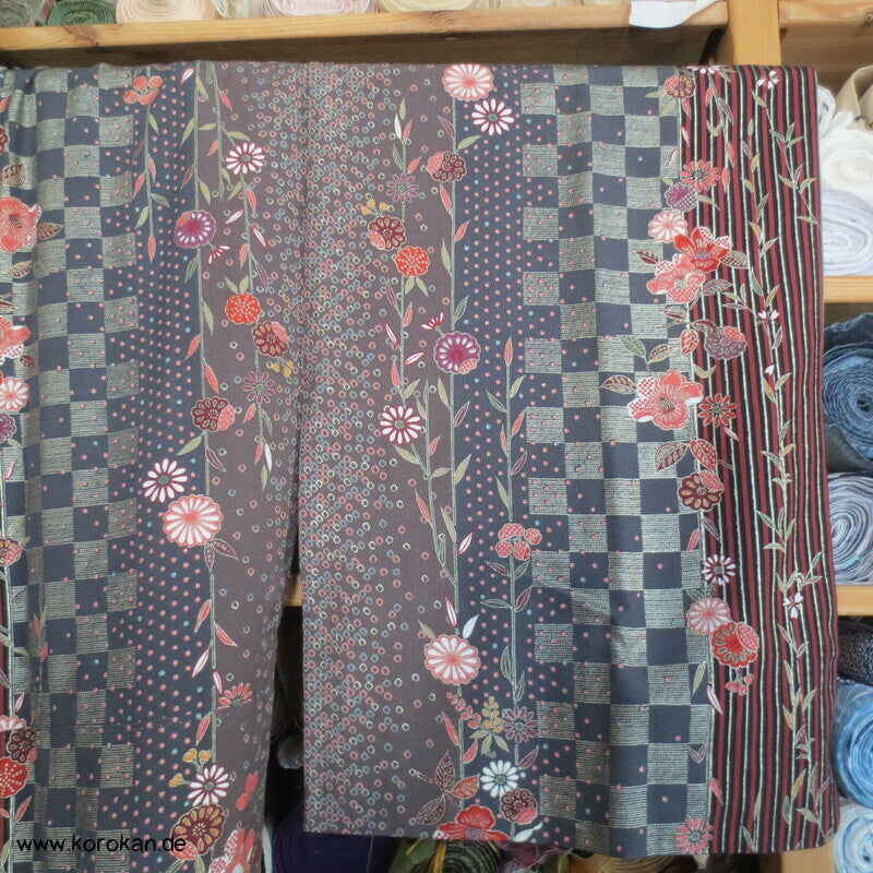 gemusterte dunkle Streifen Komon Kimono, Hakkake grün