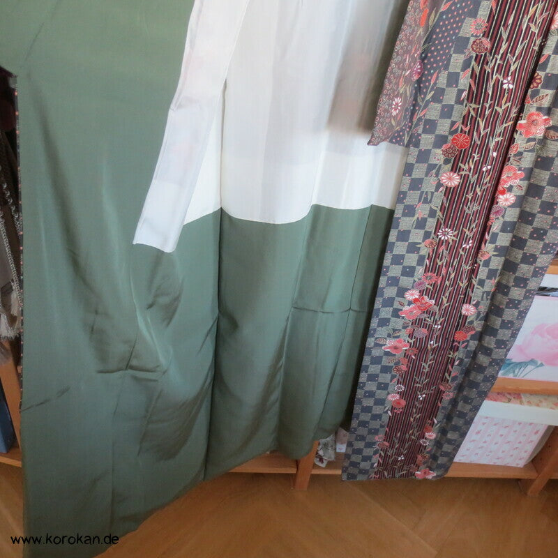 gemusterte dunkle Streifen Komon Kimono, Hakkake grün