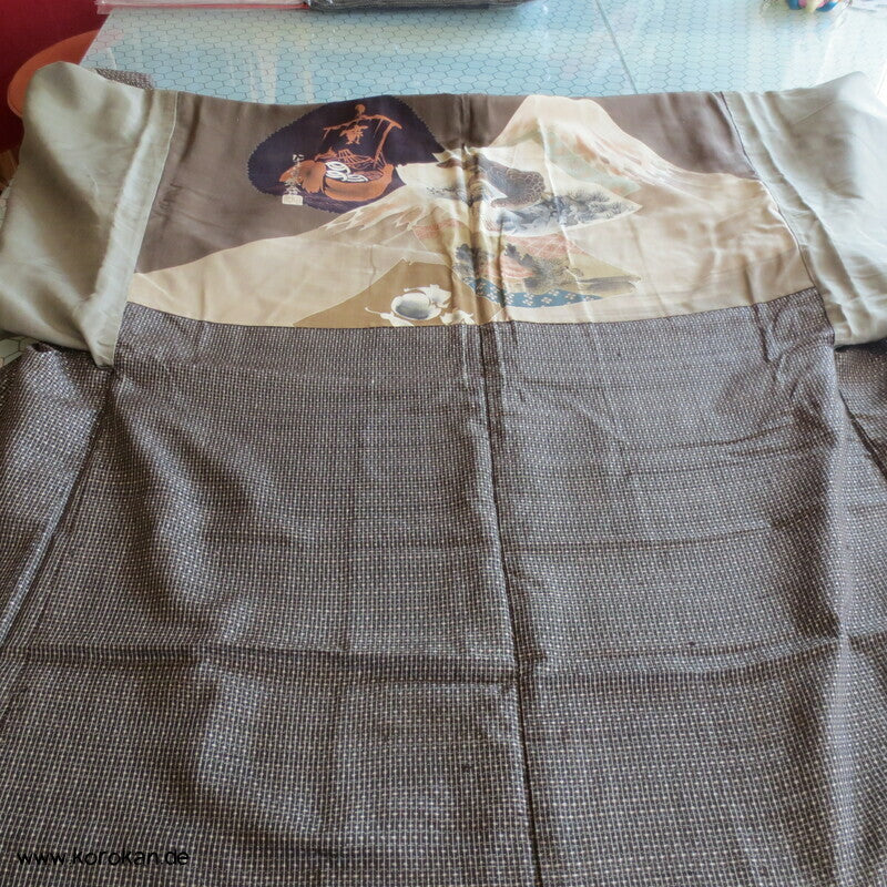 Kimono und Haori Set in dunkelbrauner Kasuri Tsumugi Seide, Fuji san