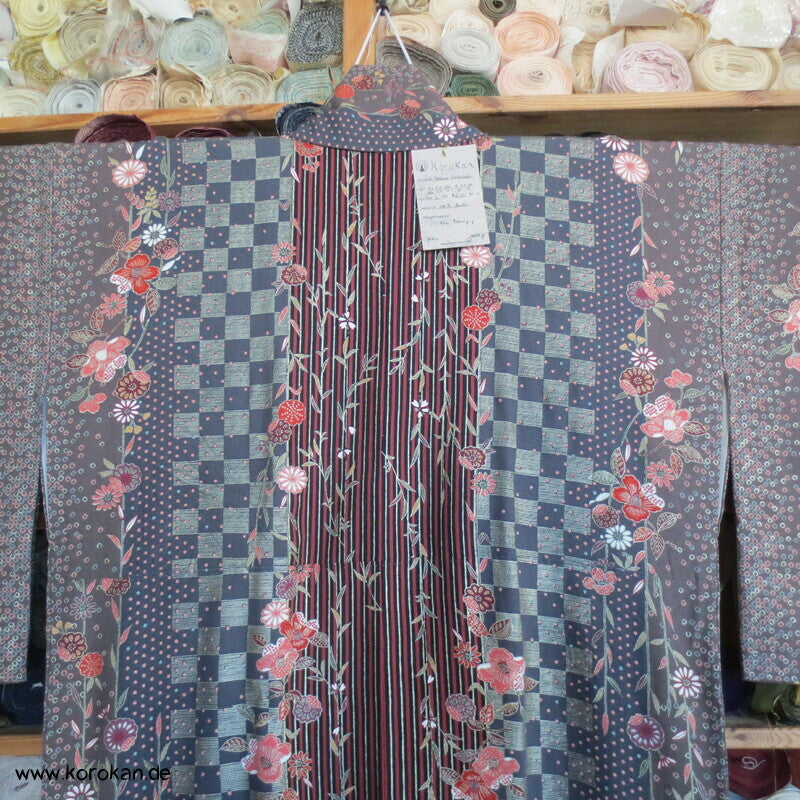 gemusterte dunkle Streifen Komon Kimono, Hakkake grün