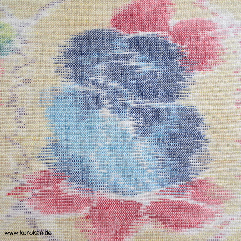 bunte Blüten auf natur Kasuri Kimono Wolle