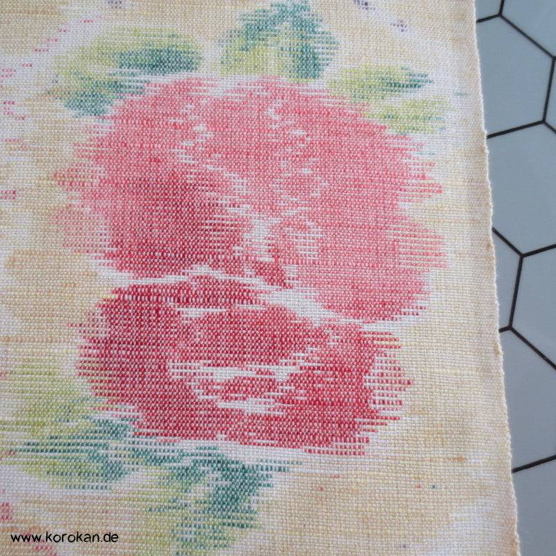 bunte Blüten auf natur Kasuri Kimono Wolle
