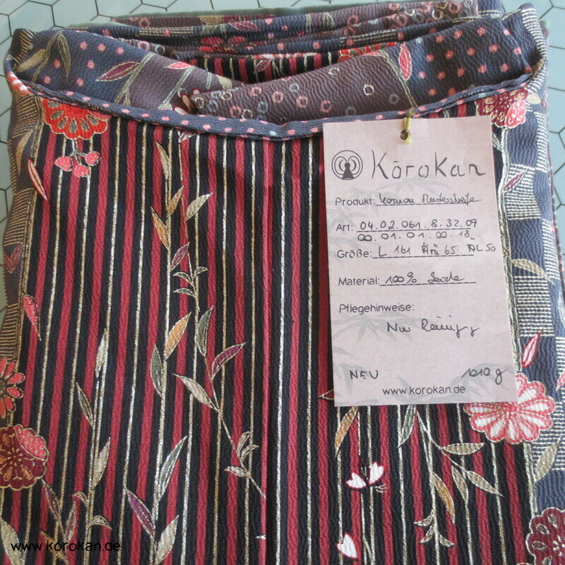 gemusterte dunkle Streifen Komon Kimono, Hakkake grün