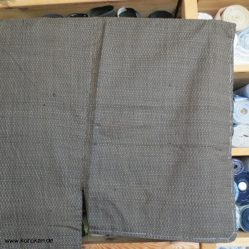 Kimono und Haori Set in dunkelbrauner Kasuri Tsumugi Seide, Fuji san